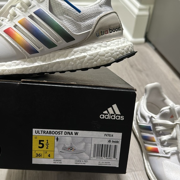 🎉Like New! Worn once Adidas Womens Shoes - Picture 5 of 11